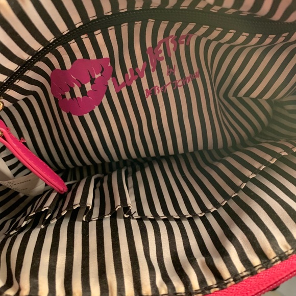 Betsey Johnson Floral Convertible Bag. - Picture 4 of 8